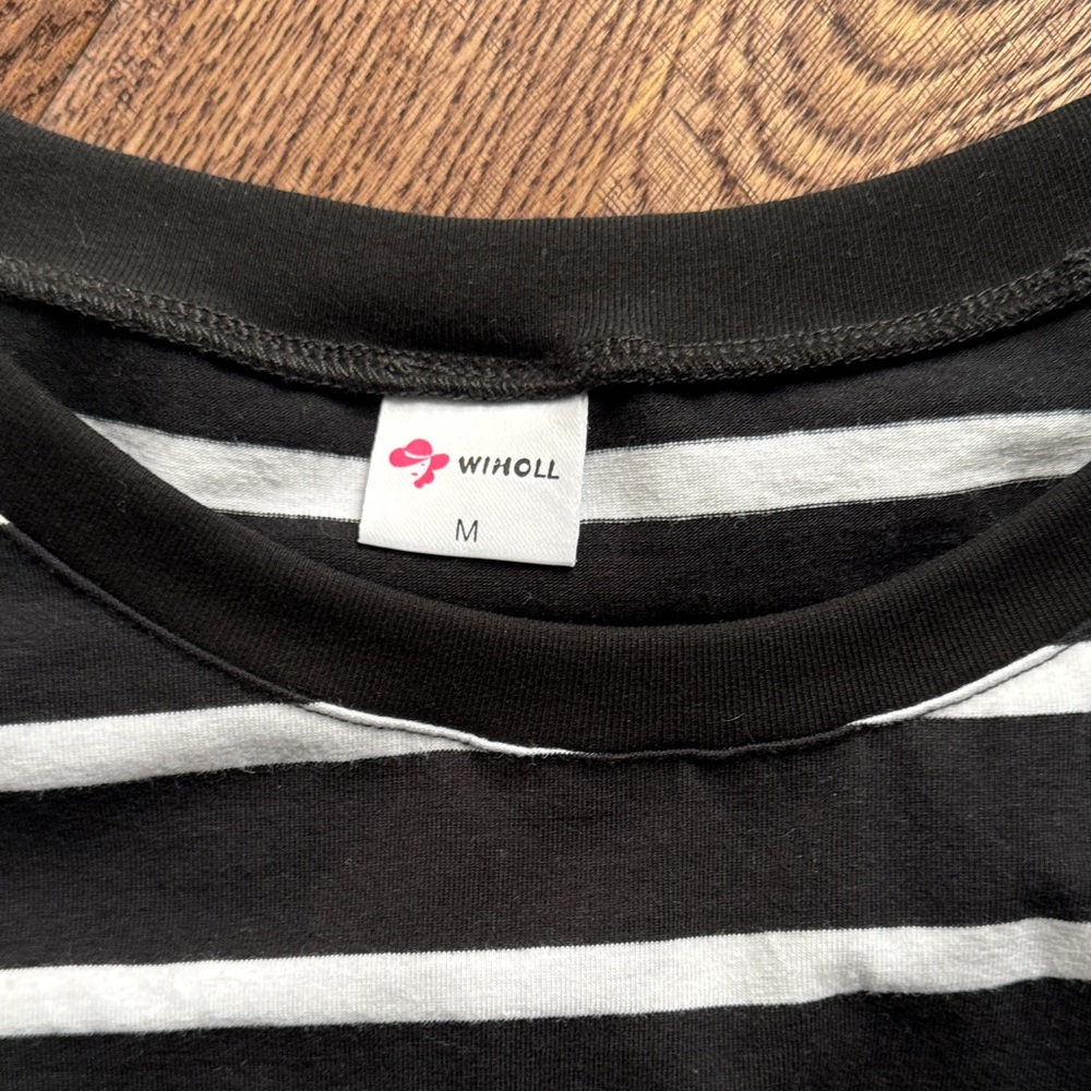 Black and White Striped Sleeveless Top - Picture 2 of 3
